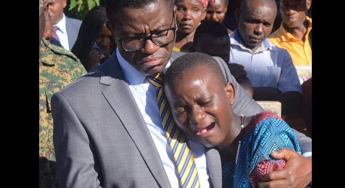 Katikkiro Mayiga asabye abantu okukulembeza eby’obulamu mu mwaka omuggya
