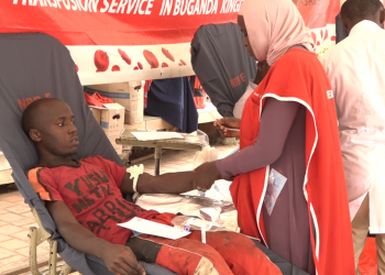 Minisita Mayanja Nkalubo akunze abantu okwongera okugaba omusaayi