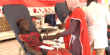 Minisita Mayanja Nkalubo akunze abantu okwongera okugaba omusaayi