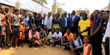 Minisita Waggwa Nsibirwa asabye abazadde okulambika abaana mu mirimu egibakulaakulanya