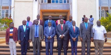 Okukyusa Nnantawetwa Obwakabaka bugenda Kusooka Kwekeneenya Nsonga  – Owek. Kaawaase