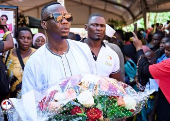 Katikkiro Mayiga atendereza omulimu ogukoleddwa  maama w’omuyimbi Mesach Ssemakula, Namusoke Nalubega