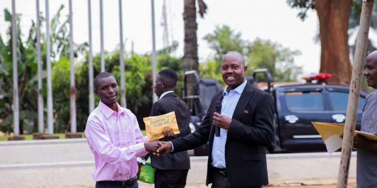 Eyawangula Entanda ya 2022 akwasiddwa ebirabo ebirala