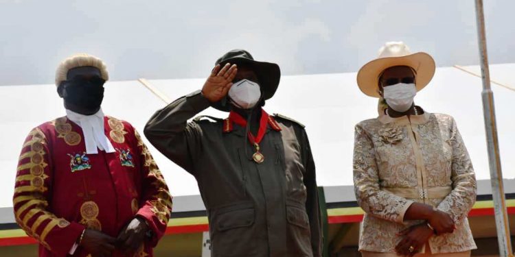 Museveni aweereddwa omudaali ogusingayo ekiitibwa nga bamusiima okutandika UPDF