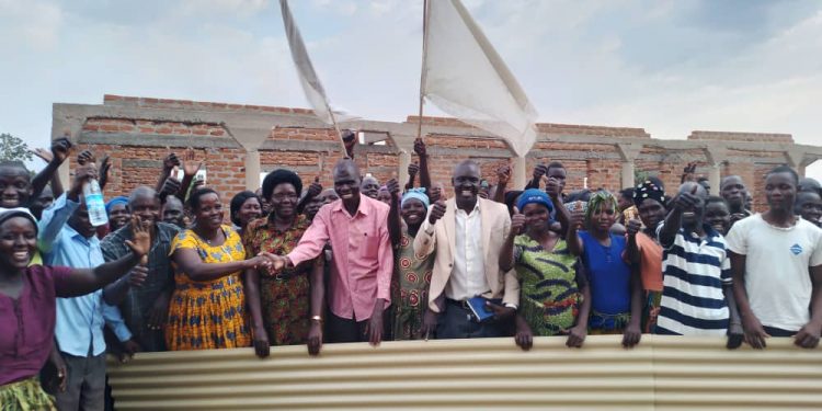 Sipiika Among alagidde wabeewo okunoonyereza ku bintu ebyalina okuweebwa abantu e Karamoja ebyabula