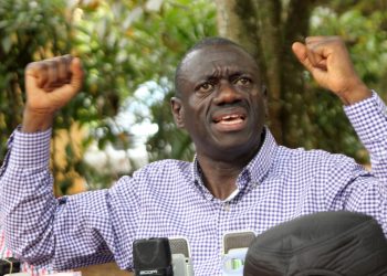 Besigye:  Abayivu b’ennaku zino tebasikiriza bayizi kusoma nnyo