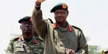 Pulezidenti Museveni alabudde abakulira amasomero abasaba abayizi ssente bongeze abasomesa ba Artsa abantu