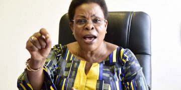  Kaliisoliiso Kamya atabukidde baminisita abaagabanye amabaati nga beekwasa obutagasaba, abatwala mu kkooti