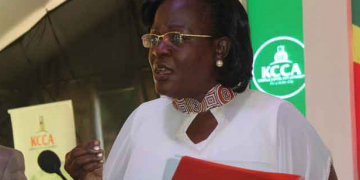 Bizzeemu :  Abatwala  Kkanso ya KCCA  batabukidde ab’ekikugu okubalemesa okutuula, obuzibu bagamba bwa kontulakiti z’enguudo ezagabwa  mu bukyamu