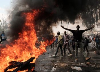 Ebyokwerinda binywezeddwa ku nsalo ya Uganda ne Kenya ng’ abaayo beekaalakaasa olw’ebbeeyi y’ebintu  