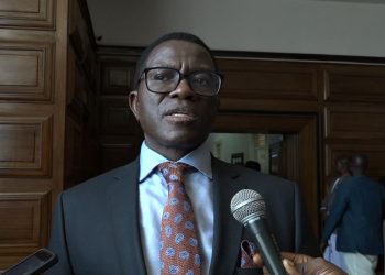 Omulamuzi Kakuru ensobi ezibadde zikolebwa gavumenti nga azoogera  – Katikkiro Mayiga