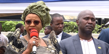 Minisita Kawooya yeetonze nasaba Obwakabaka bubayite bakkaanye  ku ttaka lye Mawogola