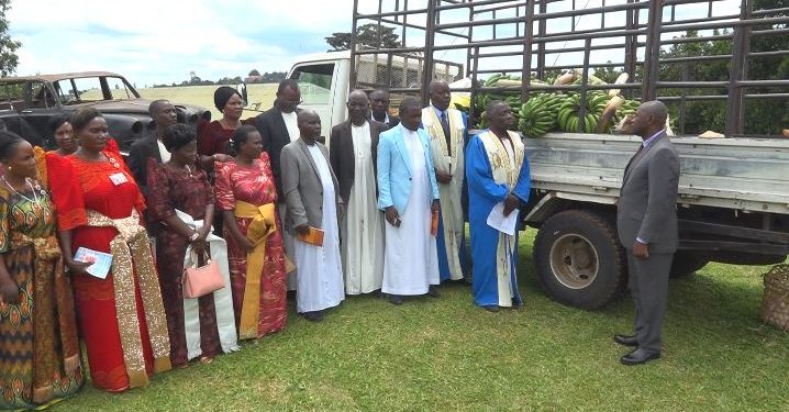 Owek.  Luutu asabye abantu ba Kabaka okwewala ababaggya ku mulamwa