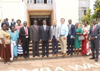 Ekitundu okubeera  n’enkola eya Federo tekinafuya gavumenti ya wakati – Katikkiro Mayiga