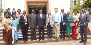 Ekitundu okubeera  n’enkola eya Federo tekinafuya gavumenti ya wakati – Katikkiro Mayiga