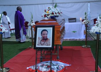 Katikkiro Mayiga asabye abazadde okukomya okutiitiibya abaana