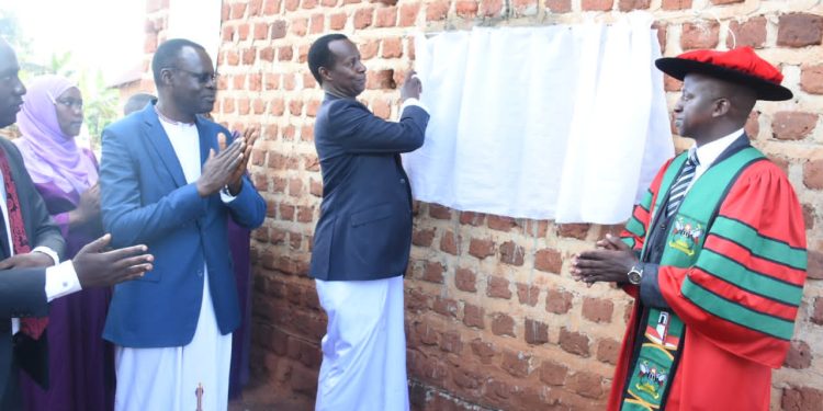 Abazadde Bakubiriziddwa Okuweerera Abaana era babakuze nga bawulize eri Nnamulondo