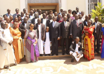 Katikkiro Mayiga asisinkanye Abalangira b’e Kkooki nabakuutira ku bumu