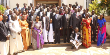 Katikkiro Mayiga asisinkanye Abalangira b’e Kkooki nabakuutira ku bumu