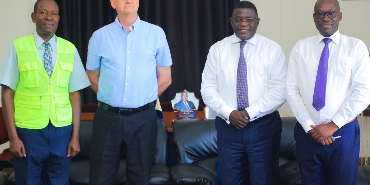Aba Masterlinks Group bakiise embuga, beeyamye okuyambako okutumbula eby’obulamu