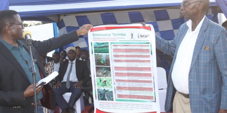 Okugatta omutindo ku mmwaanyi  tekitegeeza kuziguza bagwiira  – Katikkiro Mayiga