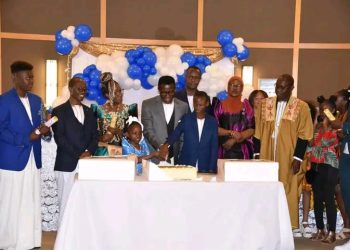 Katikkiro Mayiga atuuzizza omwami w’essaza lye California, abaayo abasabye okusiga ensimbi ku butaka