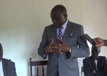 Minisita Ssekabembe alambudde ku mutaka w’Enkusu,  bavumiridde abaabizaawo ennyimbe