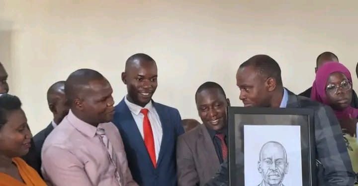 Minisita Ssekabembe akuutidde abavubuka okulwanirira Nnamulondo