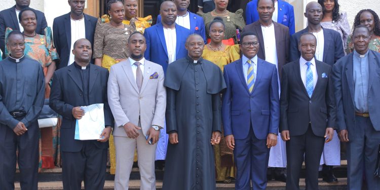 Katikkiro Mayiga akyazizza Omwepisikoopi wa Kasana Luweero omuggya,  amusabye okutumbula embeera z’abantu