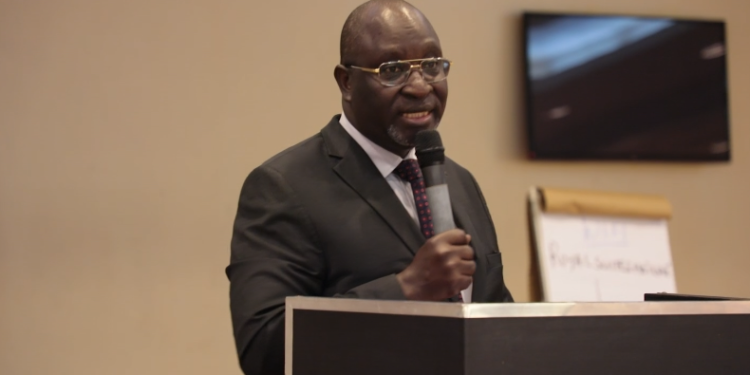 Owek. Waggwa Nsibirwa asabye abantu okukomya okwekwasanga gavumenti naye bakole beekulaakulanye