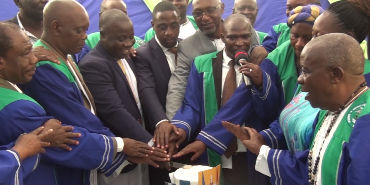 Abakulembeze bakubiriziddwa bulijjo okufuba okuleka omukululo