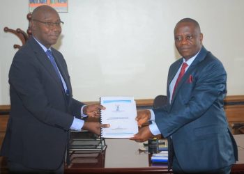 Owek. Wamala akwasiddwa Woofiisi ya Minisitule y’Ebyobulambuzi