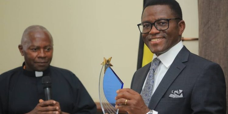 Ab’ Eddwaliro lye Kitovu beebazizza Beene olw’okubakwasizaako okutumbula eby’obulamu mu Buddu