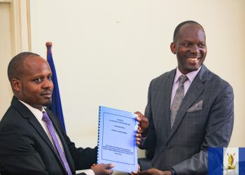 Minsita Kiyimba akwasizza Owek. Kazibwe woofiisi, yeebazizza Beene olw’okusoosowaza Nkobazambogo
