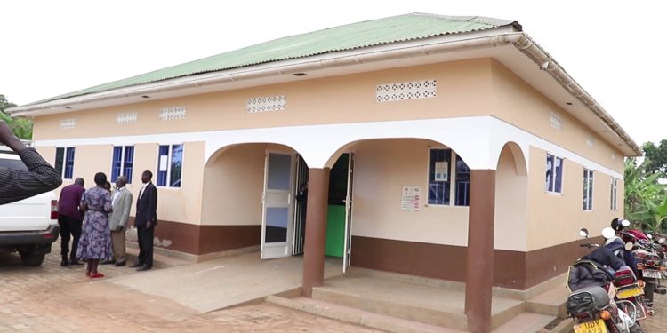 Minisita Cotilida Nakate  alambudde amalwaliro ga Kabaka, asabye abantu okufaayo ku by’obulamu basobole okulaakulana
