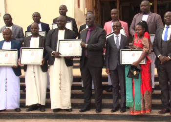 Abalima n’okusuubula emmwaanyi e Buddu ne Ssese bakiise embuga, Owek. Nsibirwa asabye gavumenti ebakolere enguudo