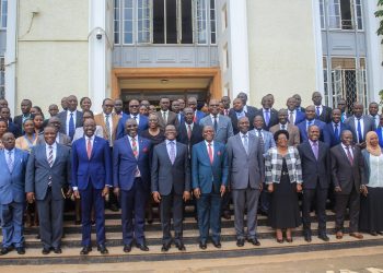Katikkiro Mayiga asisinkanye abakulira ebitongole, abasabye okubeera abayiiya