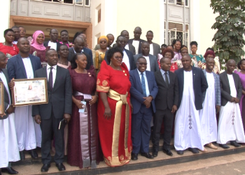 Owek. Bwanika asabye abateekerateekera ebibuga obutanyigiriza nnyo bantu