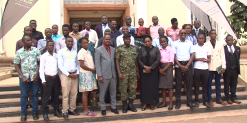 Owek. Kazibwe asisinkanye bannamawulire naabasaba okukola n’obukugu