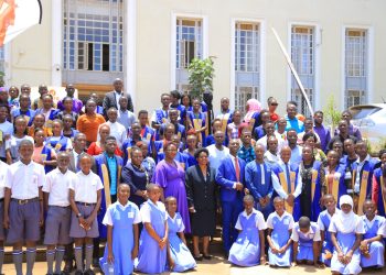 Minisita Nakate akalaatidde abantu okwettanira okuwandiika n’okusoma ebitabo