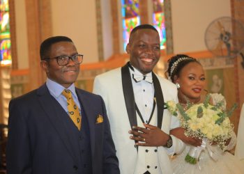 Katikkiro  akuutidde abavubuka ku bufumbo