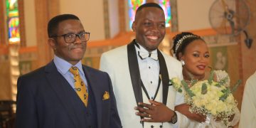 Katikkiro  akuutidde abavubuka ku bufumbo