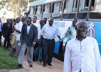Abakiise b’Olukiiko lwa  Buganda bagenze mu Lusirika okulaba bwebatumbula embeera z’abantu ba Buganda