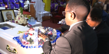 Rev. Fr. Lawrence Yawe Mudduse aziikiddwa, Katikkiro asabye bannayuganda okugoberera amateeka g’ebidduka ku nguudo