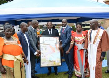 Owek. Nsibirwa akuutidde abayizi okunywerera ku misomo gyabwe
