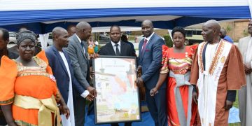 Owek. Nsibirwa akuutidde abayizi okunywerera ku misomo gyabwe