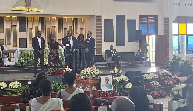 Omuzaana Venetia Sebudandi aterekeddwa e Rusororo mu Rwanda, Obuganda bumutenderezza