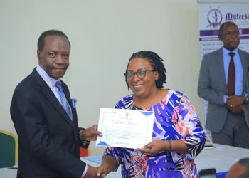 Owek. Mugumbule asabye abaweereza mu masomero okukulembeza obukugu