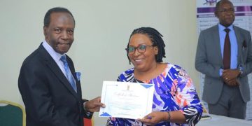 Owek. Mugumbule asabye abaweereza mu masomero okukulembeza obukugu