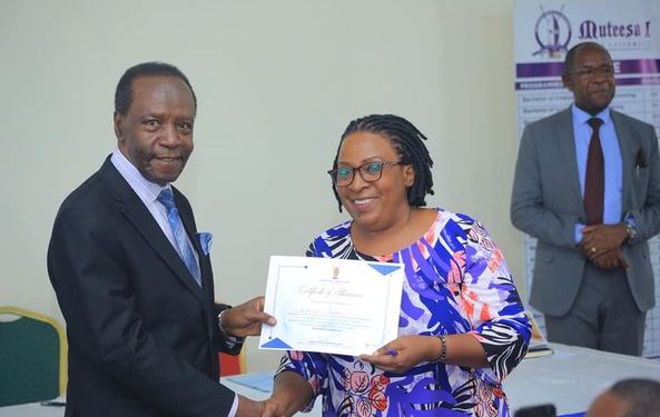 Owek. Mugumbule asabye abaweereza mu masomero okukulembeza obukugu